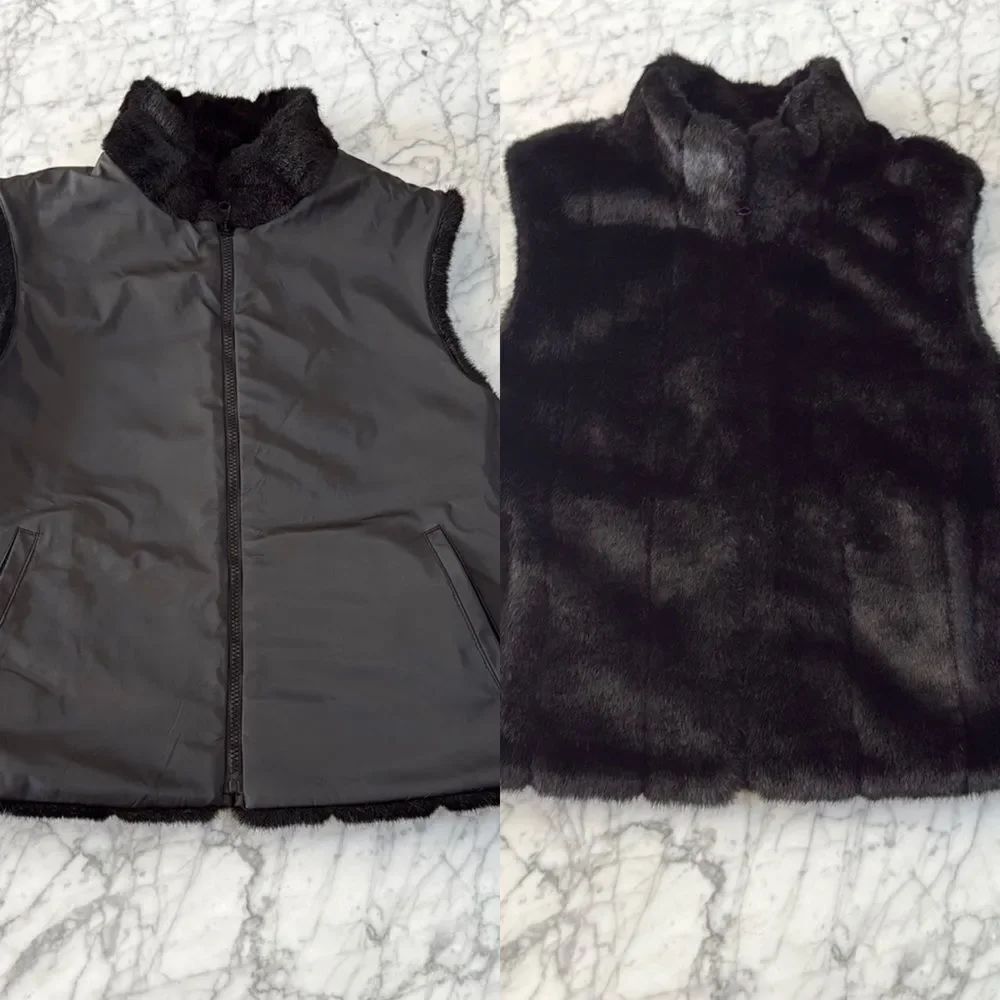 Giacca Reversible Zip-front Faux Fur Vest (Size M) Womens Black
